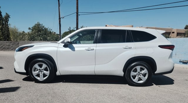 2023 Toyota Highlander Base