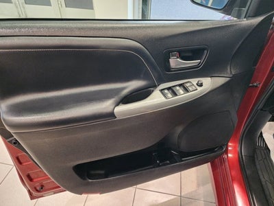 2018 Toyota Sienna Base