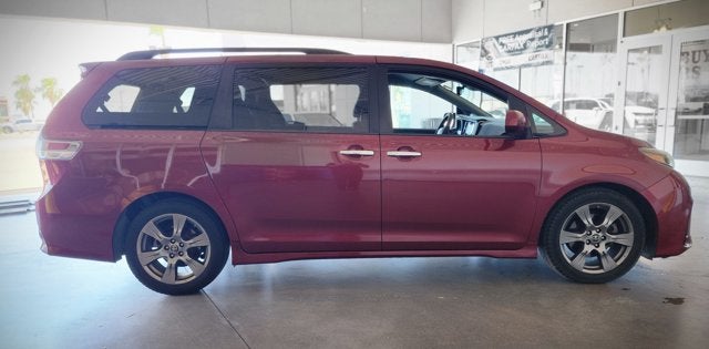 2018 Toyota Sienna Base