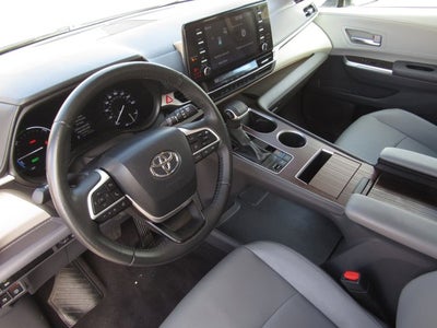 2024 Toyota Sienna XLE