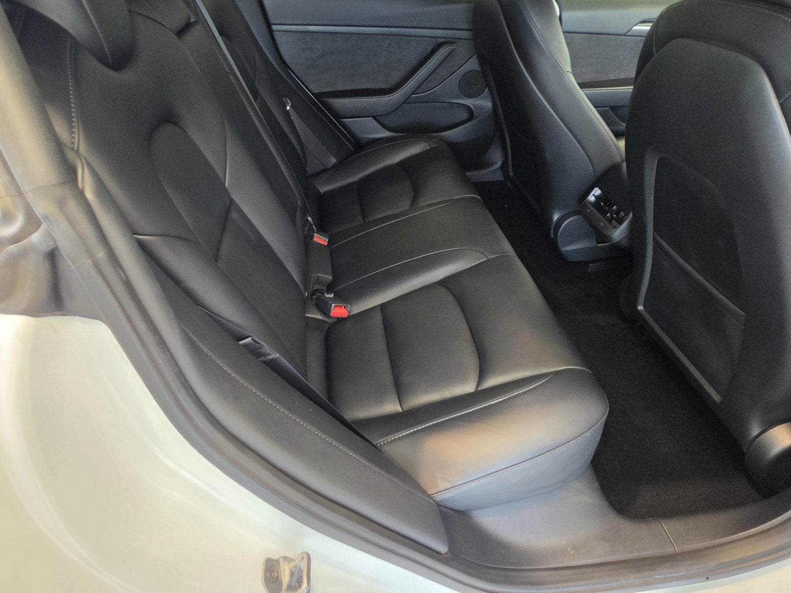 2023 Tesla Model 3 RWD