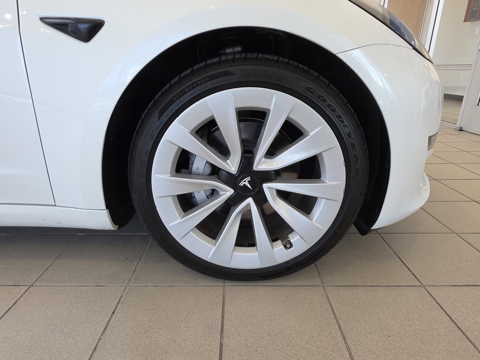 2023 Tesla Model 3 RWD