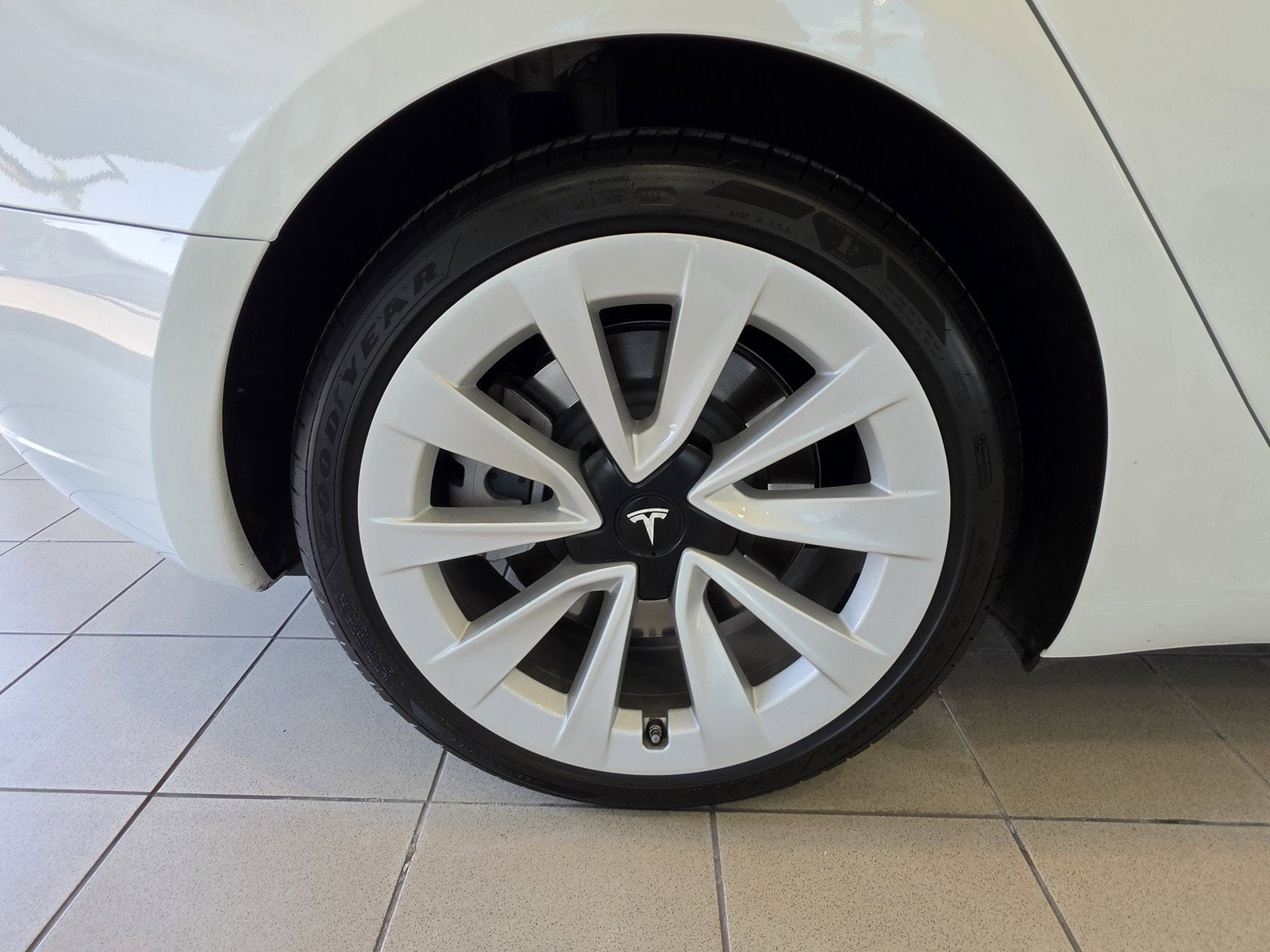 2023 Tesla Model 3 RWD