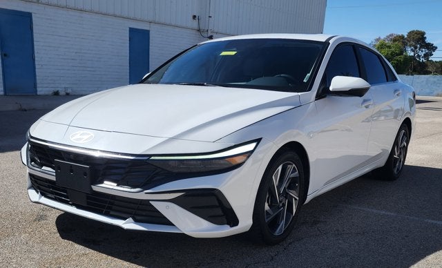 2024 Hyundai Elantra 2.0 Limited IVT's photo